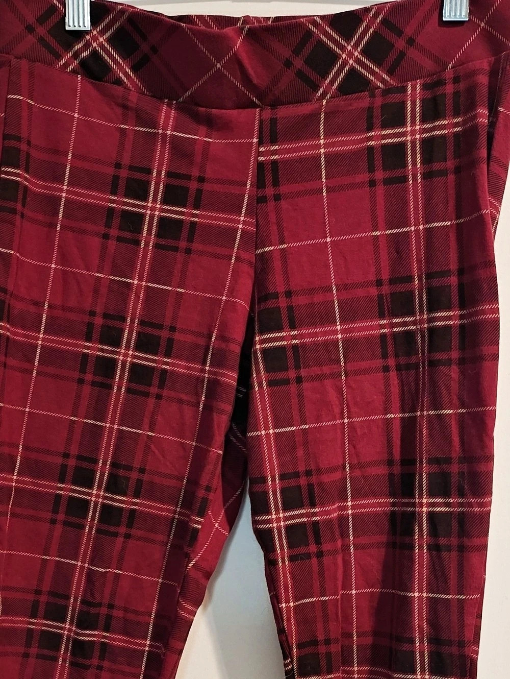 Torrid Plaid Leggings in Red & Black Size 0 Like New